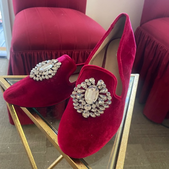Cato Crushed Red Velvet Flats  Faux Suede Loafers Womens 10M w Rhinestone Broach - Picture 2 of 15